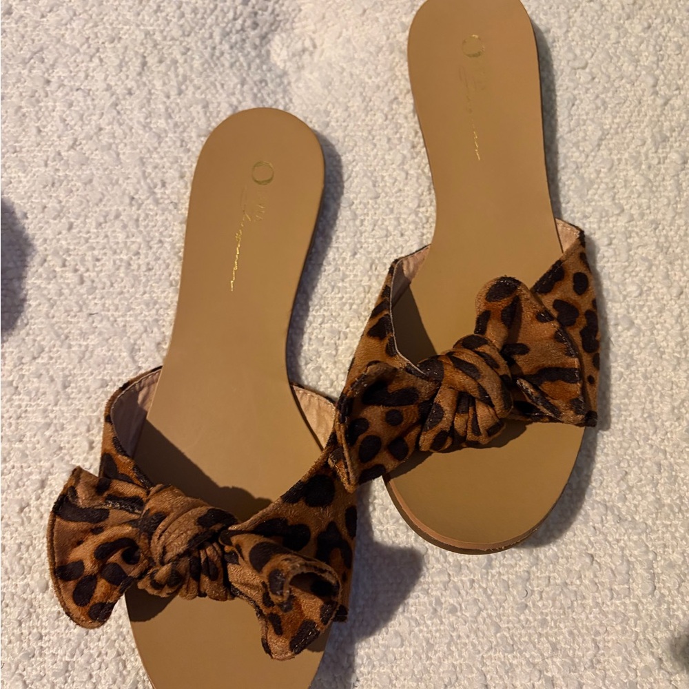 Stylish Leopard Print Bow Sandals